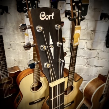 Электроакустическая гитара Cort MR600F-NS